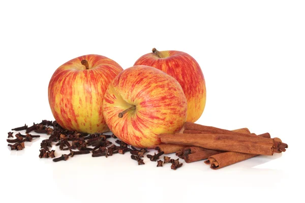 Apples Cinnamon and Cloves — Stock Photo, Image