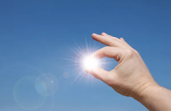 당신의 손에 있는 태양 — 스톡 사진
