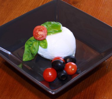 mozzarella ve domates