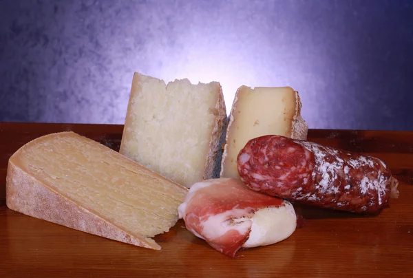 Cheese and salami — Stock Photo, Image