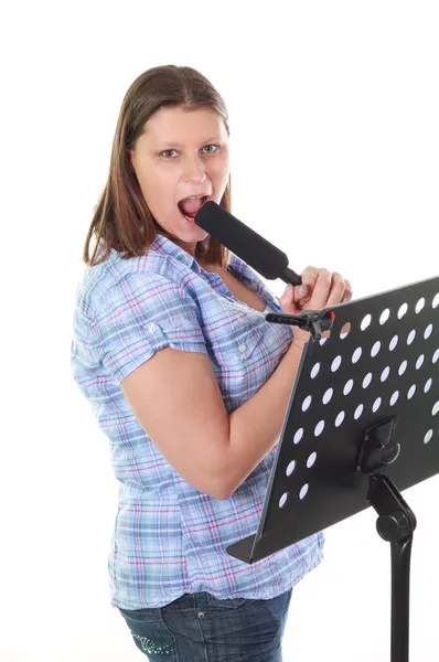 Uma mulher cantando — Fotografia de Stock