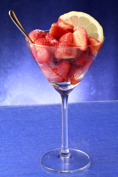 En kopp jordgubbar — Stockfoto