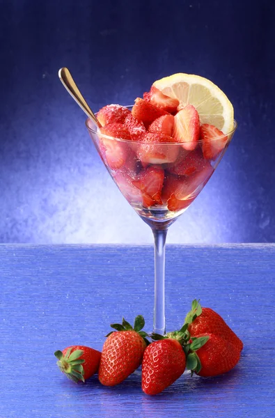 Eine Tasse Erdbeere — Stockfoto
