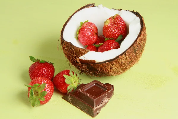 Stwberry とチョコレート ココナッツ — ストック写真