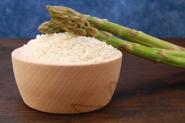 Рис со спаржей — стоковое фото