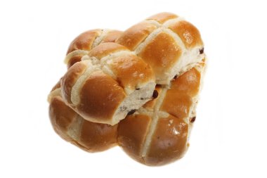 Paskalya hot cross buns düz bir tabağa dizilir