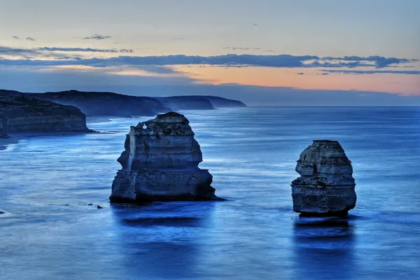 Los Doce Apóstoles a lo largo de la costa del naufragio, Australia — Foto de Stock