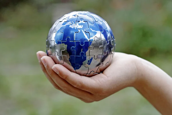 Caring for Earth and protecting our future — Stock Photo, Image