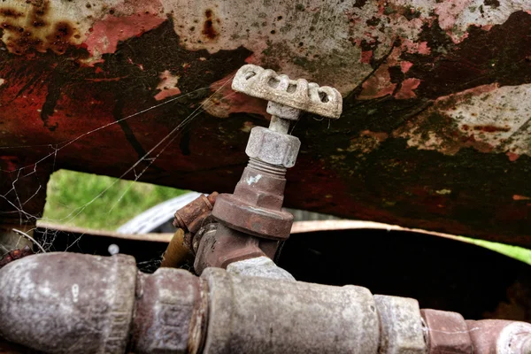 Torneira de tambor de óleo — Fotografia de Stock