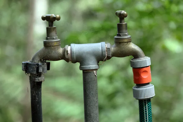 Grifos de agua de jardín — Foto de Stock