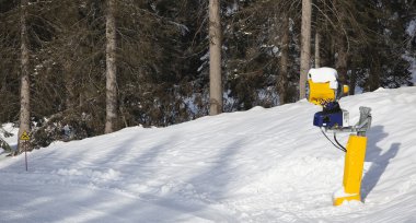 İtalyan dolomites içinde kar topu