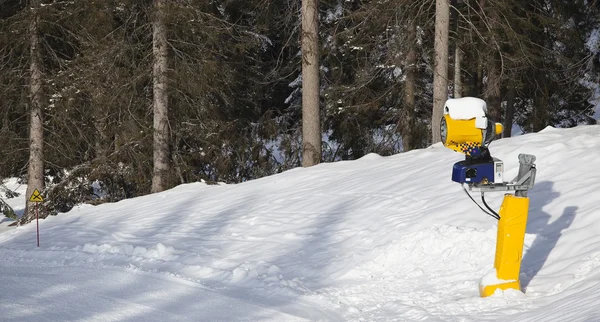 Snow cannon in italian Dolomites — Stock Photo, Image