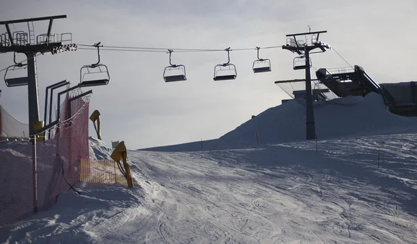 イタリア ドロミテのスキーリフト — ストック写真