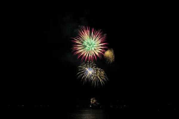 Pink Gold And Green Fireworks — Stock Photo, Image