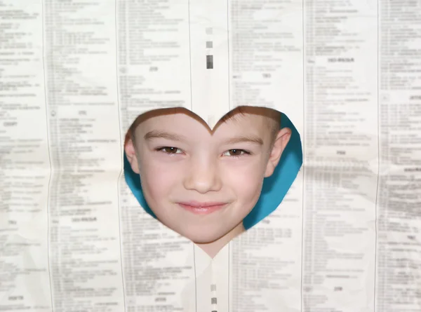Pojke med papper — Stockfoto
