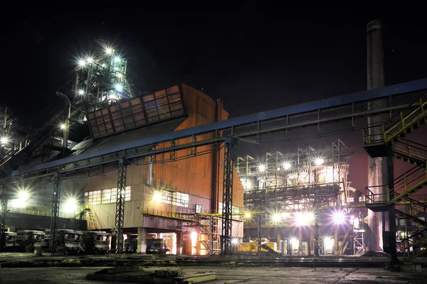 Impianto siderurgico di notte — Foto Stock