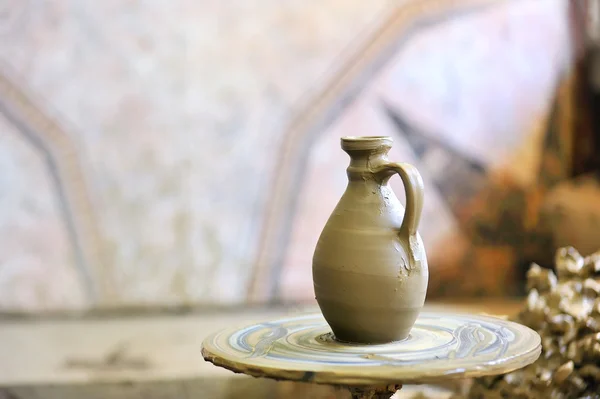一个陶瓷花瓶的制作 — 图库照片