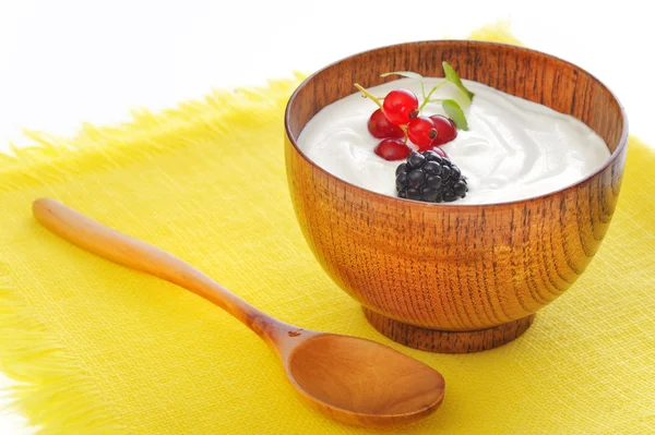 Meyve ile yoğurt — Stok fotoğraf