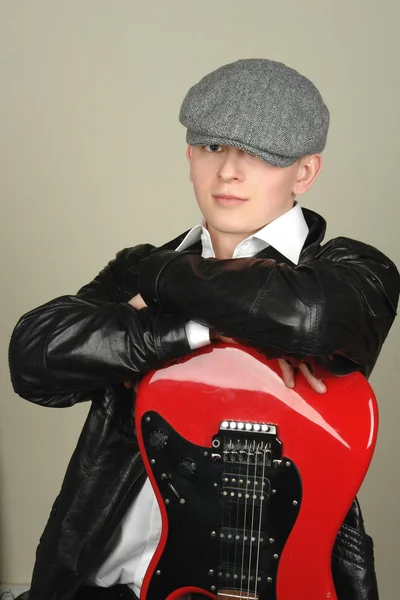 Young man with guitar portrait — Stock Photo, Image
