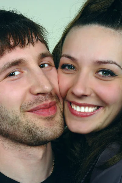 Giovane sorriso coppia ritratto — Foto Stock