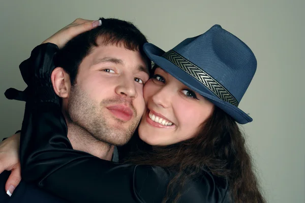 Man en vrouw gelukkig portret — Stockfoto