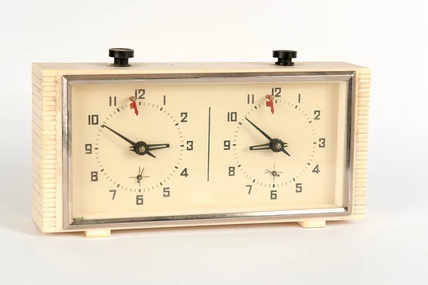 흰색에 오래 된 교 판 시계 — 스톡 사진