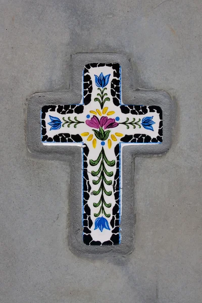 Украшенный крест — стоковое фото
