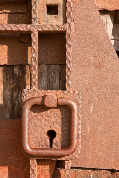 Mittelalterliche Festungstür Detail — Stockfoto