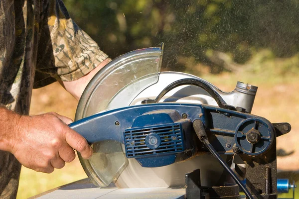 Chopsaw in Action — Stock Photo, Image