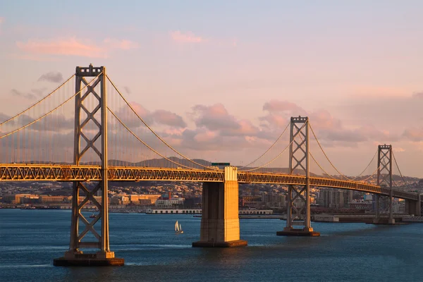 Bay Bridge bei Sonnenuntergang — Stockfoto