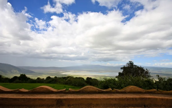 Ngorongoro krateri lodge göster — Stok fotoğraf