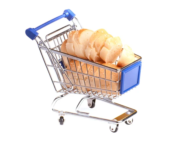 Тележка для покупок металлов с хлебом — стоковое фото