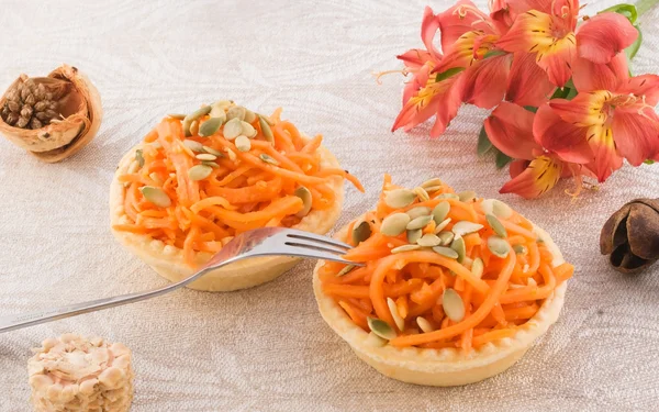 Carrot salad in a basket — Stock Photo, Image