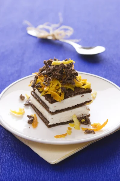 Шоколадный торт с апельсином и Бизе Стоковое Фото