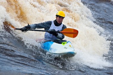 Freestyle whitewater üzerinde