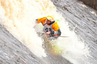 Freestyle whitewater üzerinde