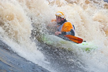 Freestyle whitewater üzerinde