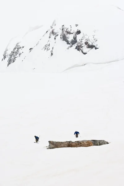 Freeriders on the slope — Stock Photo, Image