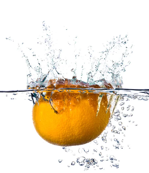 橙子在水里 — 图库照片