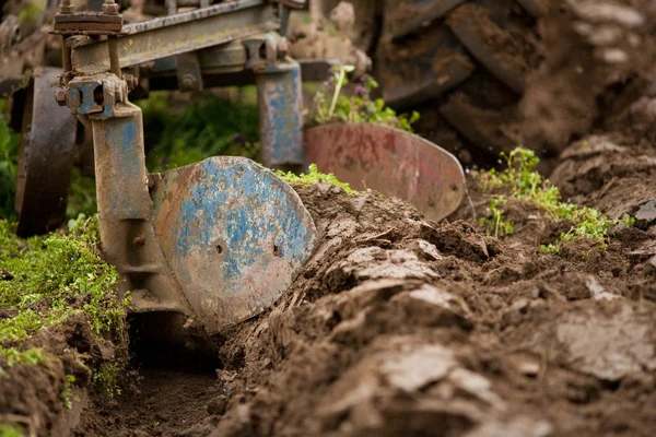Tractor plowing — Stock Photo, Image