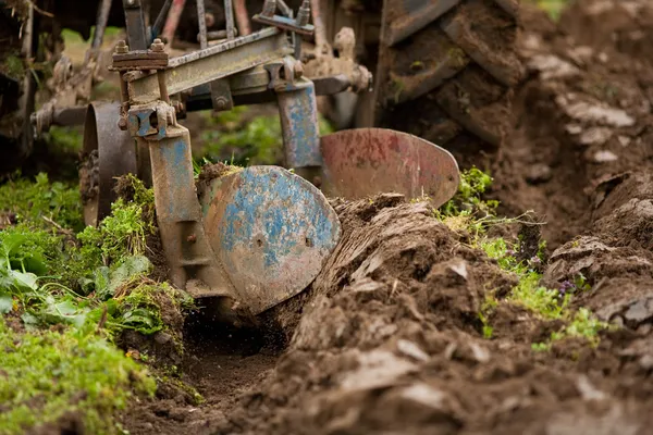 Tractor plowing — Stock Photo, Image