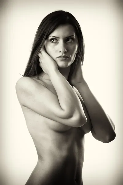 美しい若い女性の白黒の肖像画 — ストック写真