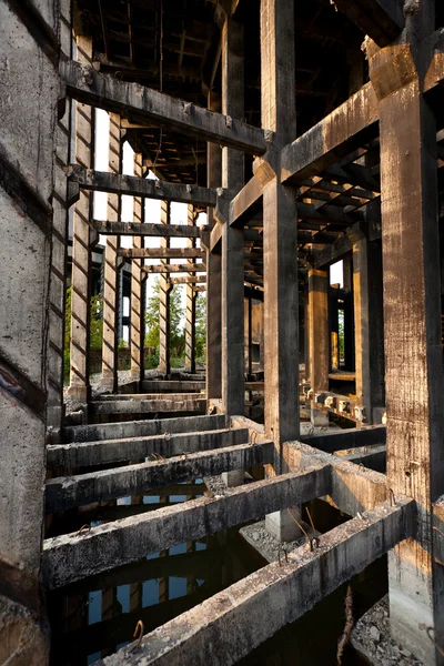 Instalação industrial abandonada — Fotografia de Stock