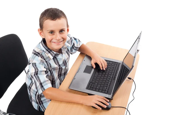 现代孩子在笔记本电脑 — 图库照片