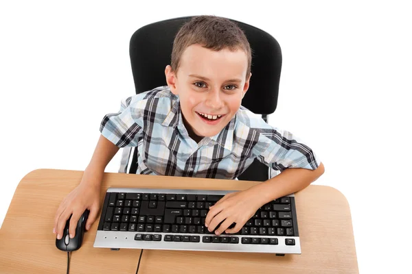 Kid med tangentbord och mus — Stockfoto