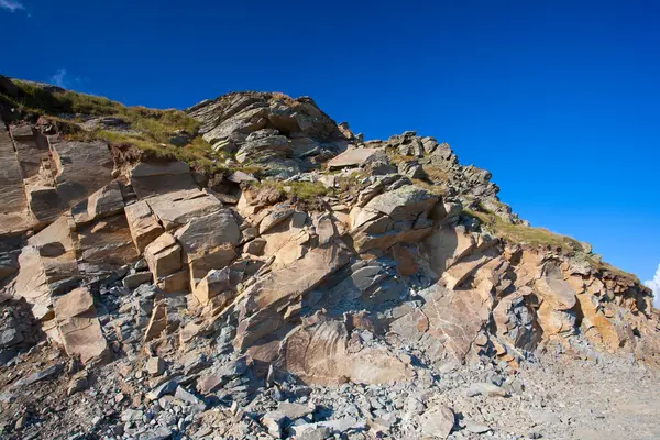 Cliff com rochas — Fotografia de Stock