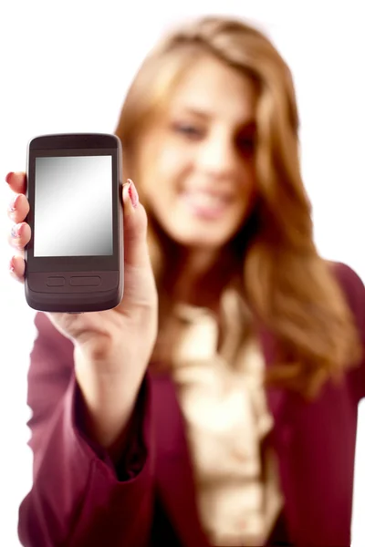 Empresária apresentando PDA ou smartphone — Fotografia de Stock