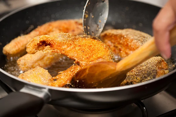 Жареные филе лосося — стоковое фото
