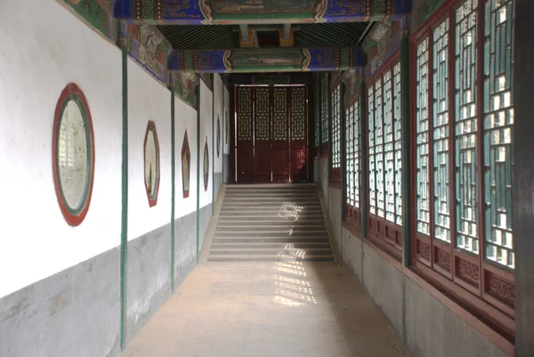 Długi korytarz — Zdjęcie stockowe
