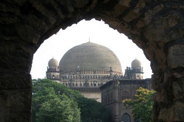 Çerçeveli Gol Gumbaz